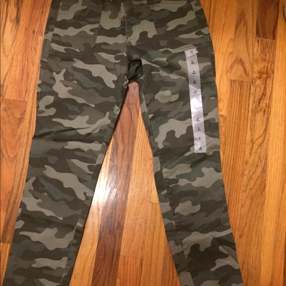 Jeans - Picture 1 of 3